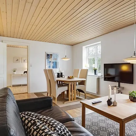 Eini - 4-5km From The Sea By Interhome