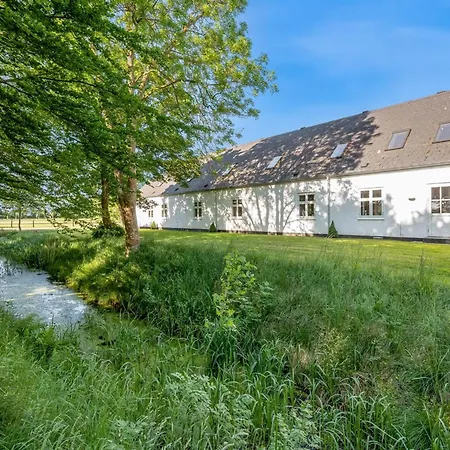 Eini - 4-5km From The Sea By Interhome