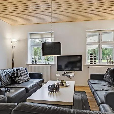 Eini - 4-5km From The Sea By Interhome Lejlighed